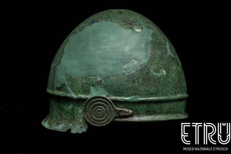 Elmo di Vulci: scoperto il nome del guerriero che lo indossò