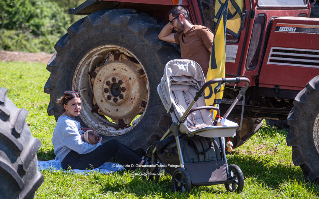 Tremila persone in marcia a Vulci e la neonata Alma simbolo della lotta di un popolo che vuole un futuro e dice “no” al Deposito Nazionale di Scorie