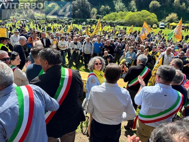 Viterbo News 24 – La Tuscia si mobilita, migliaia a Vulci contro il deposito di scorie nucleari