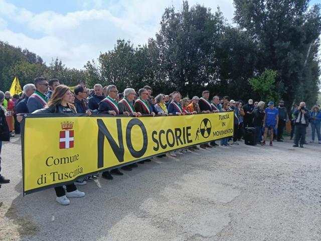 Il sindaco di Tarquinia Francesco Sposetti alla manifestazione di Vulci contro il Deposito nazionale dei rifiuti radioattivi