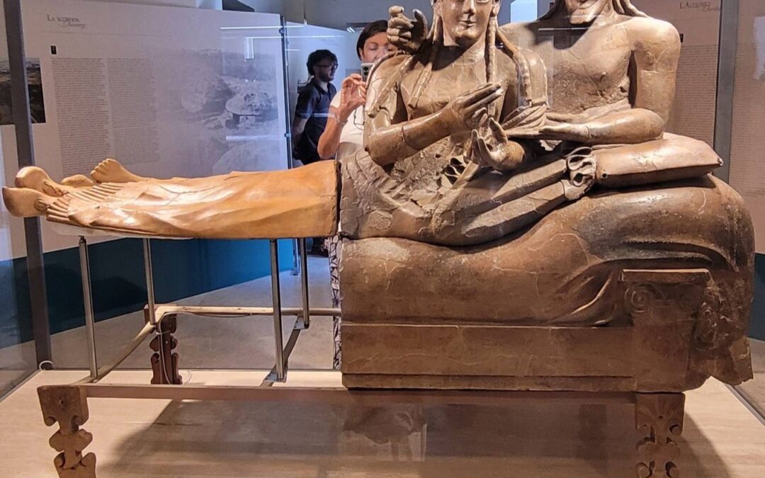 Il coperchio del Sarcofago degli Sposi torna in vetrina a Villa Giulia