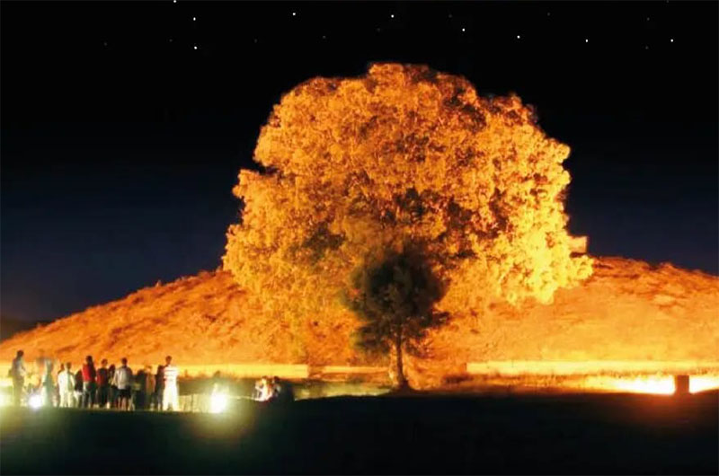 Il cielo degli Antichi visto dal Tumulo della Cuccumella a Vulci