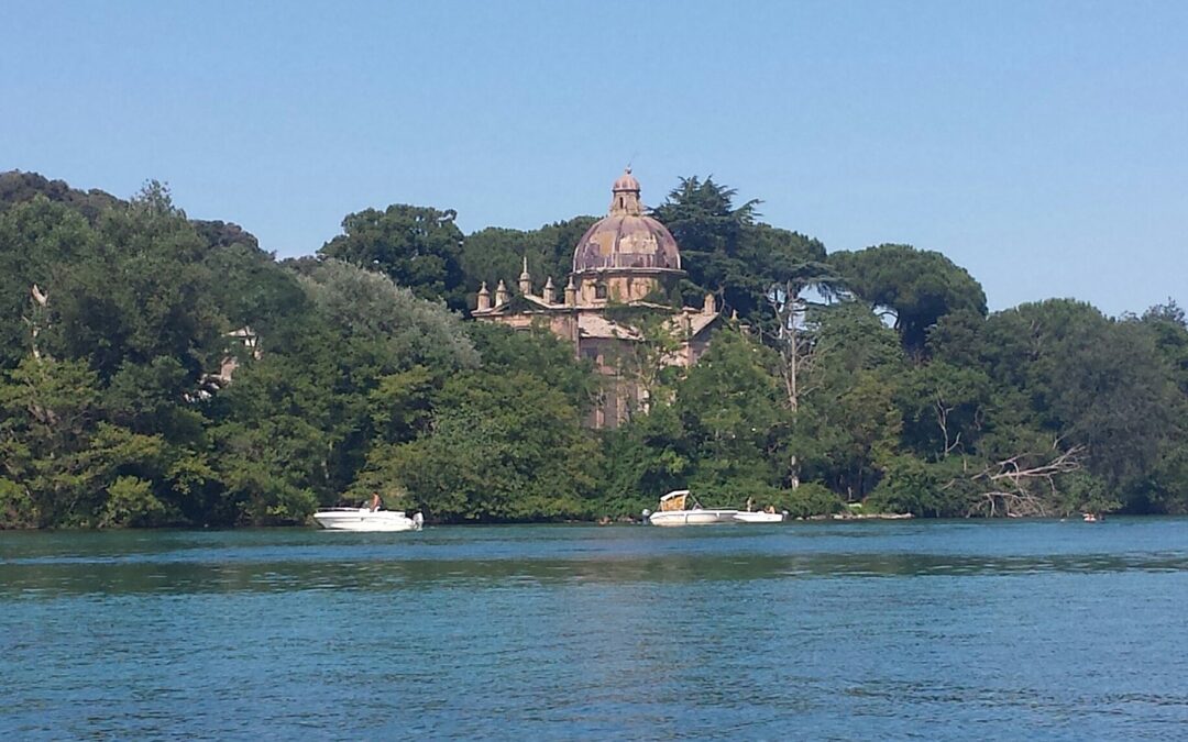 Aperte le prenotazioni per la mostra “La memoria dell’acqua” sull’Isola Bisentina