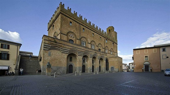 Il convegno a Orvieto della Fondazione Faina: Sassatelli ha presentato il XXIX volume degli annali