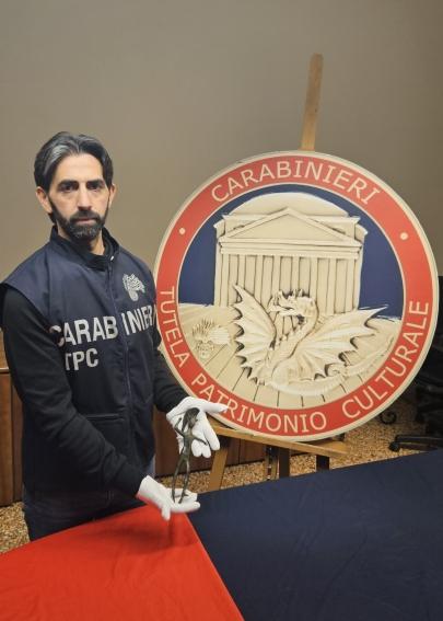 Torna a Bologna una statuetta di bronzo rubata negli anni ’60 e finita negli USA