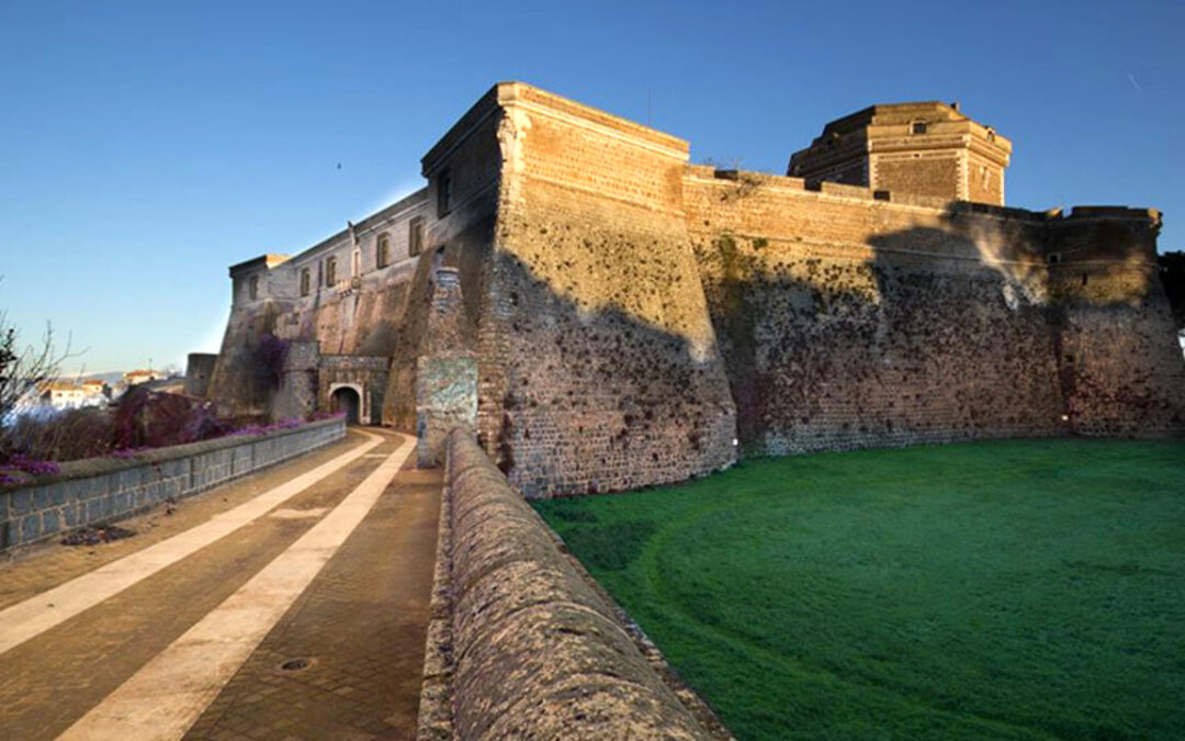 Cresce il turismo nella Tuscia, Forte Sangallo registra +19% di presenze e finisce il cantiere a Vulci