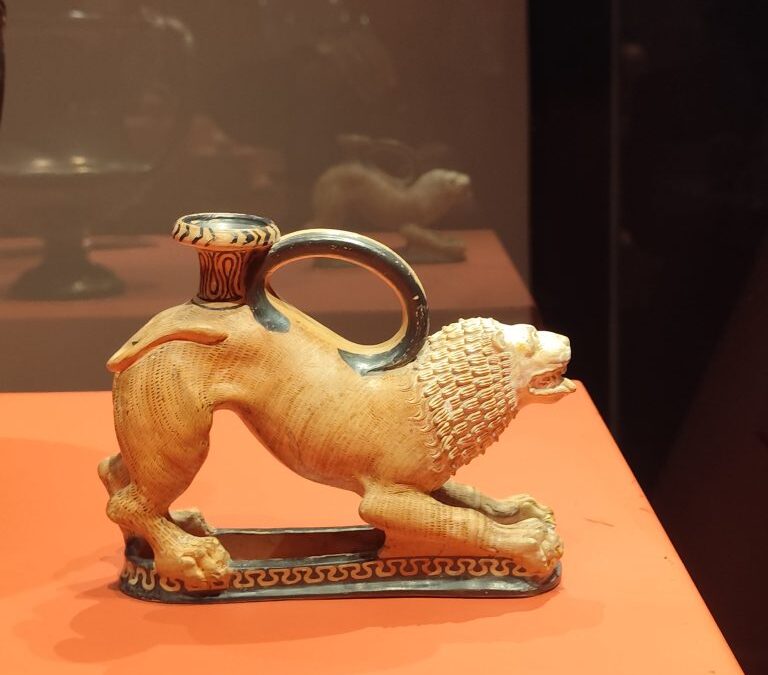 Dagli ori del Louvre all’askos del British Museum: il corredo François torna, per un tratto, a Villa Giulia