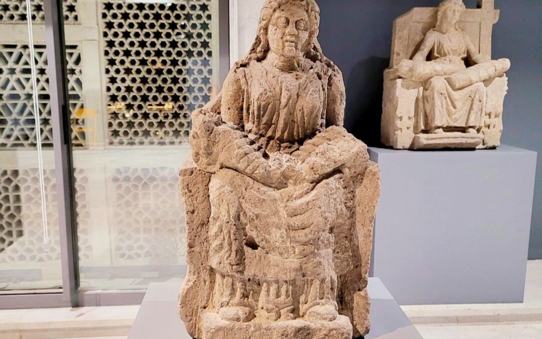 Le molte lingue della Madre: Villa Giulia porta a New Delhi le radici etrusche della maternità