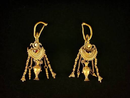 Bettona Rediscovers its Etruscan Past as the Treasures of the Tomba del Colle Return Home
